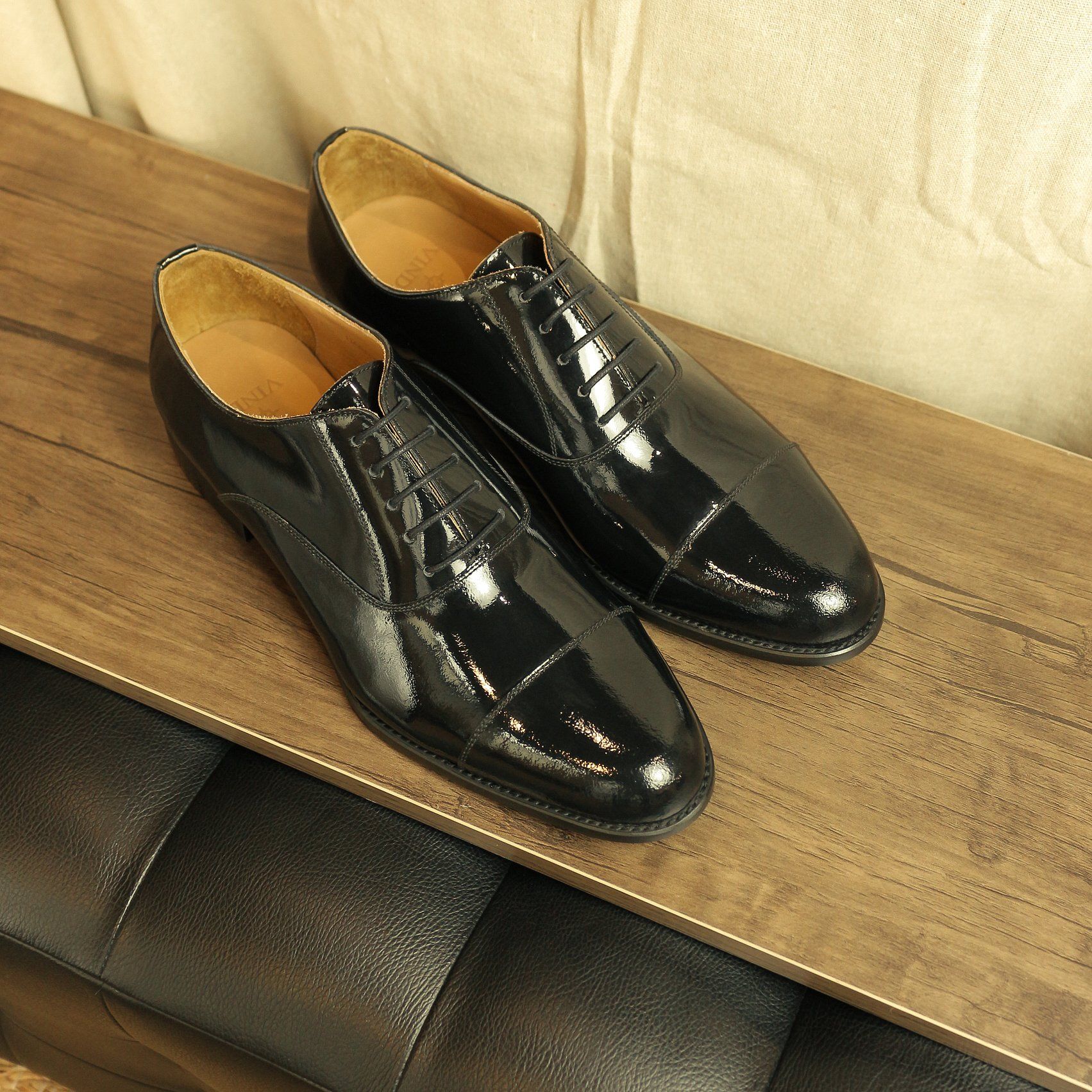 BEIGE LABEL- TUXEDO - GIÀY CAPTOE OXFORD DA BÓNG PATENT - ĐẶT ĐÓNG 3 BEIGE LABEL- TUXEDO - GIÀY CAPTOE OXFORD DA BÓNG PATENT - ĐẶT ĐÓNG