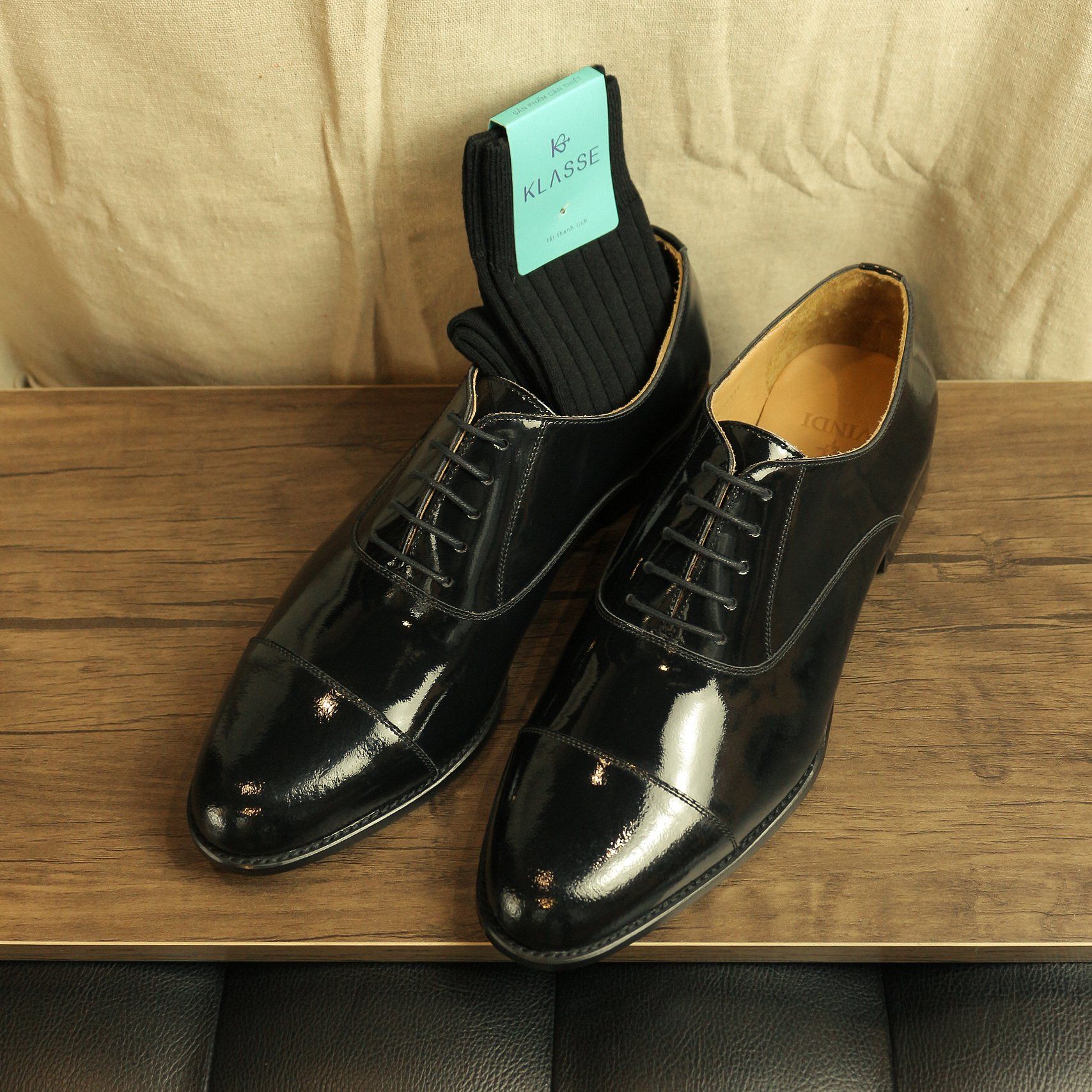 BEIGE LABEL- TUXEDO - GIÀY CAPTOE OXFORD DA BÓNG PATENT - ĐẶT ĐÓNG 4 BEIGE LABEL- TUXEDO - GIÀY CAPTOE OXFORD DA BÓNG PATENT - ĐẶT ĐÓNG