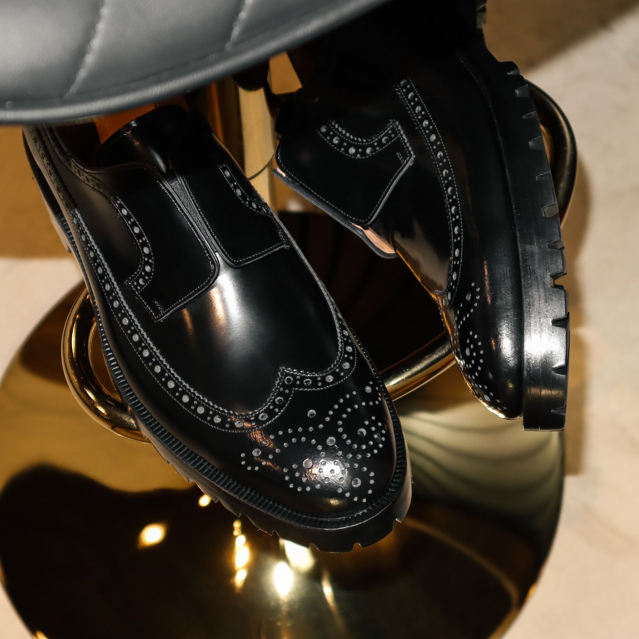 BLUE LABEL - LONG WINGTIPS DERBY ELASTIC STYLE - VINDI COMMANDO LOGO SOLE - ĐẶT ĐÓNG