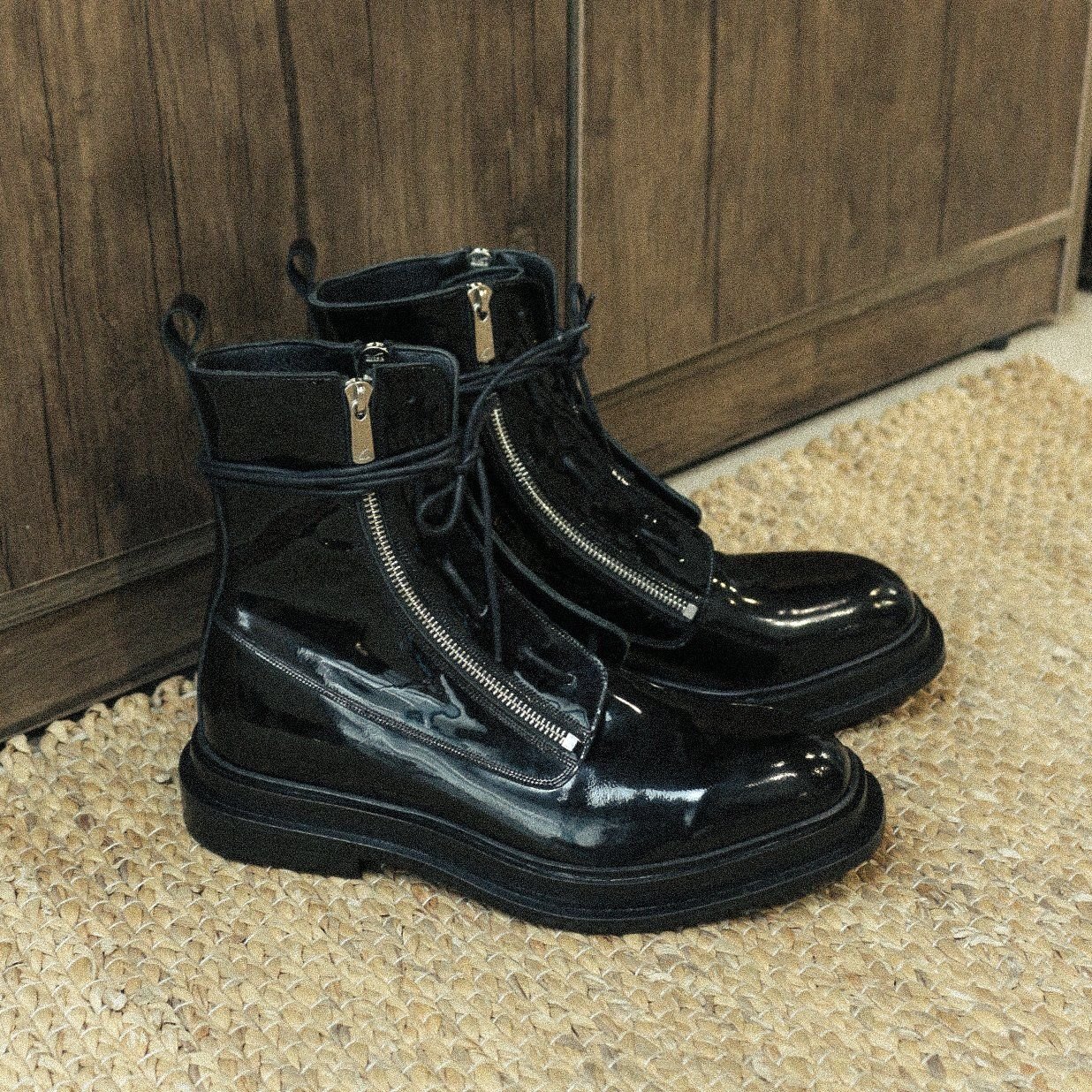 FW2024 - TWILIGHT - GIÀY COMBAT BOOT DA PATENT BÓNG - ĐẾ CAO SU GUM - ĐẶT ĐÓNG